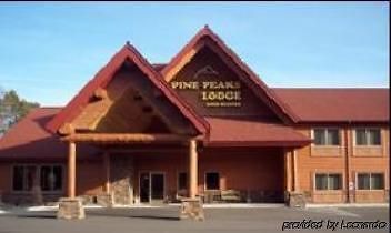 Pine Peaks Lodge And Suites Cross Lake Buitenkant foto